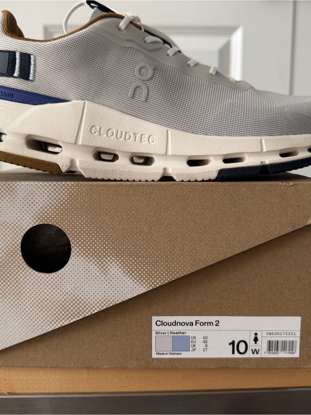 On Running Women Cloudnova Form 2 Running Shoes in W10